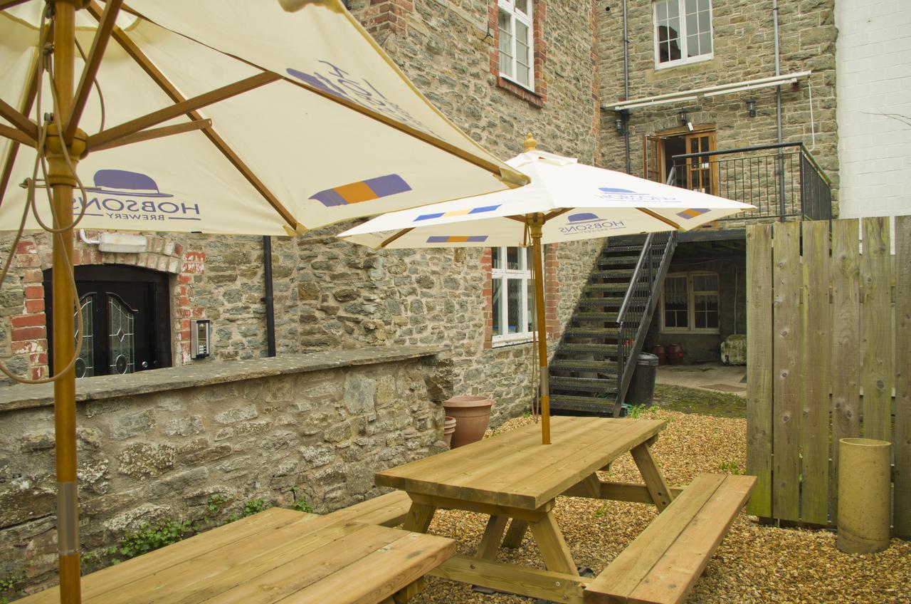 The Red Lion Bed & Breakfast Knighton  Dış mekan fotoğraf