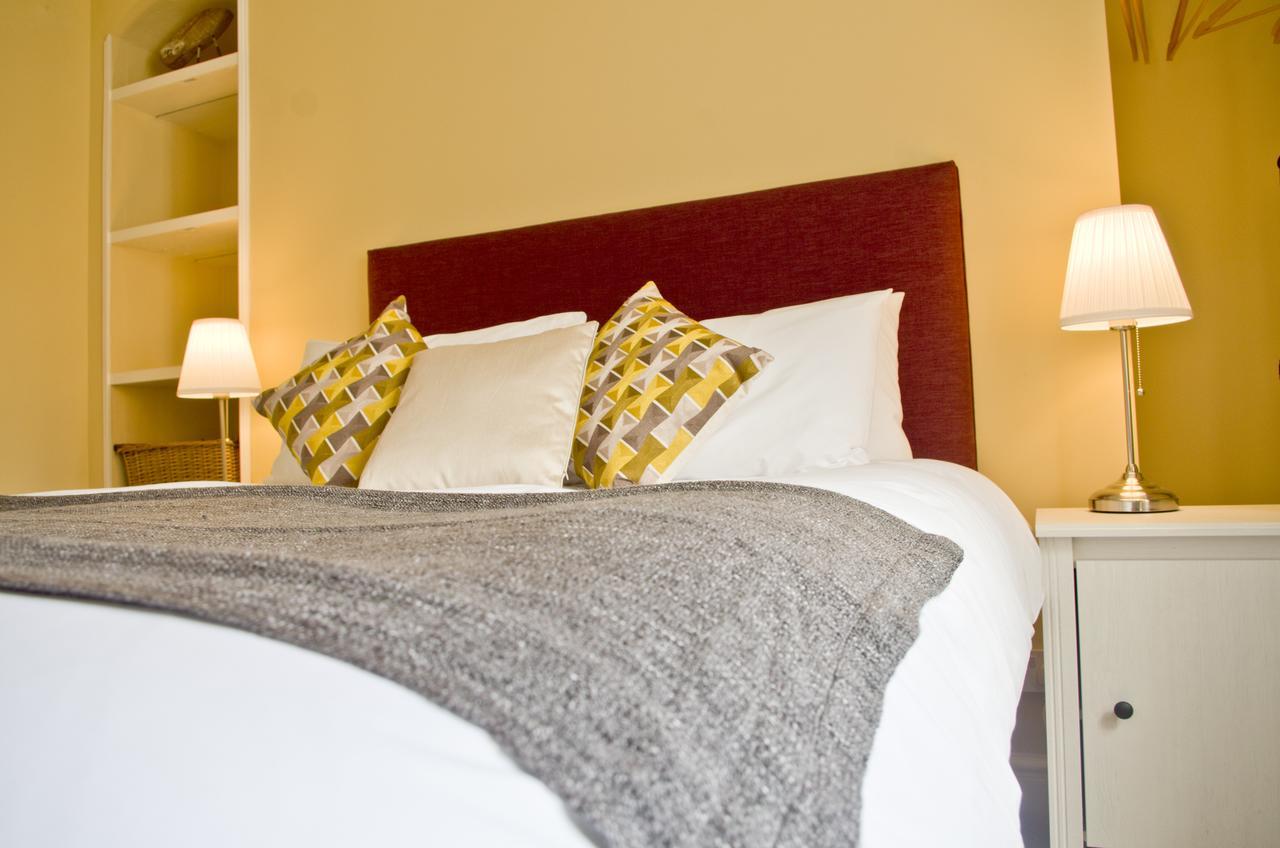 The Red Lion Bed & Breakfast Knighton  Dış mekan fotoğraf